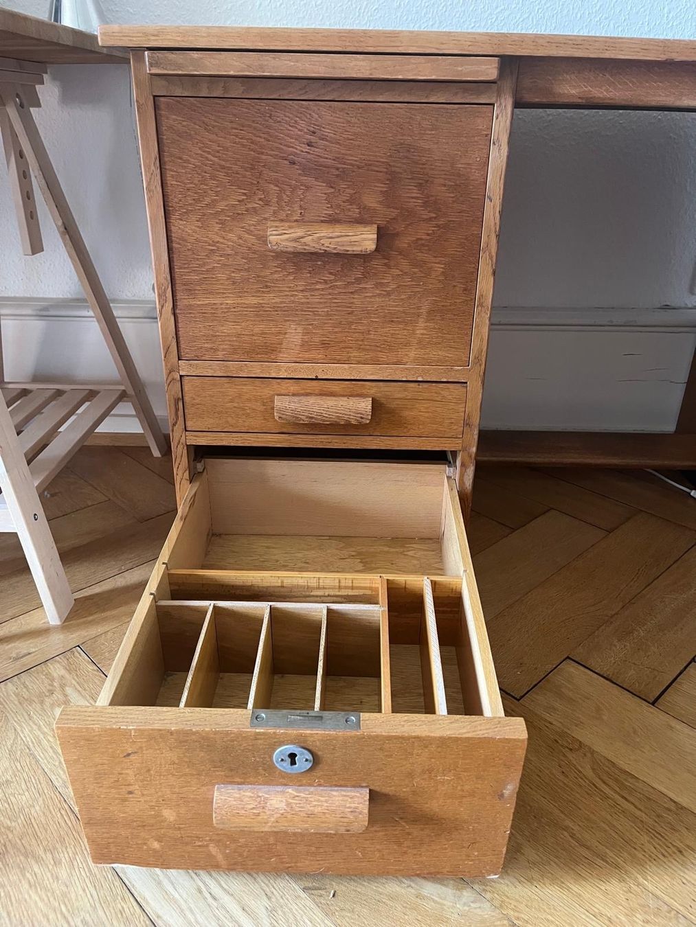 Bureaux: Schreibtisch – D'occasion à Basel par lea_x6gx 3