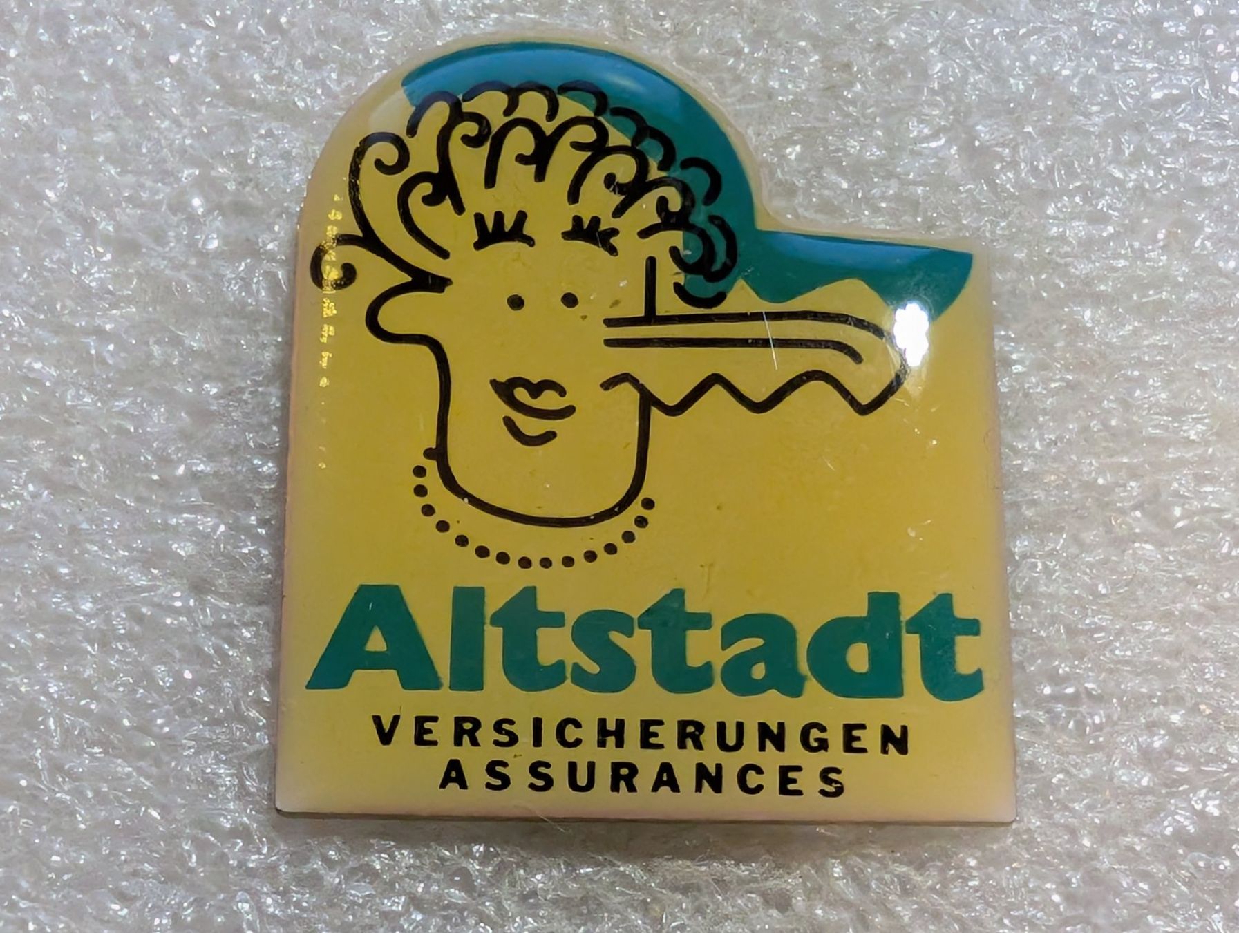 Plaketten & Abzeichen: Ansteckpin 12: Altstadt Versicherung – Gebraucht aus Oppligen von Pin-Fall-Shop