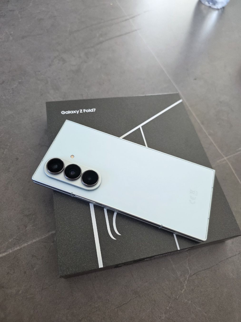 Samsung Telefoni cellulari / Smartphones: Samsung Galaxy Z7 Fold 512GB – Nuovo (secondo la descrizione) da Brugg AG venduto da MEiRATimepieces