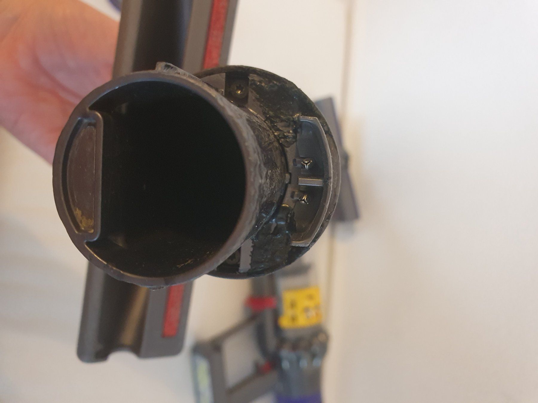 Dyson Aspirapolveri & Accessori: Dyson V10 avec accessoires d'occasion – Usato da Lausanne venduto da Af2016 8