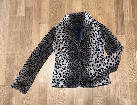 Essentiel Damenjacke Leo-Muster Gr 36 top Zustand 