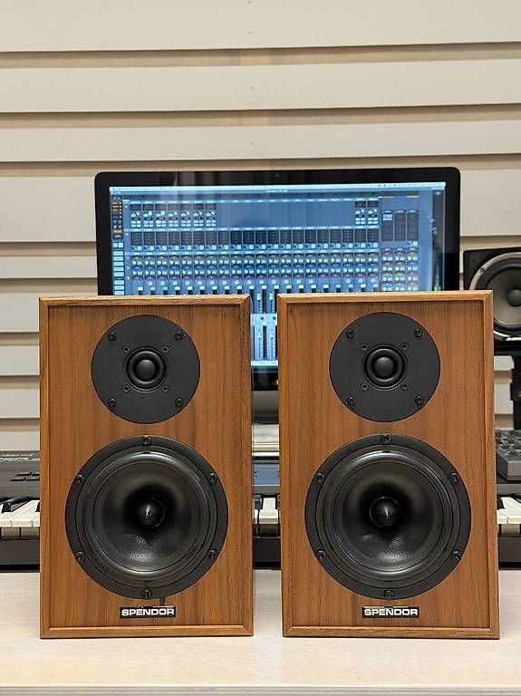 Spendor Casse acustiche: Spendor Classic 4/5 - Enceintes Hi-Fi de Référence – Usato da Villars-Burquin venduto da loricmat
