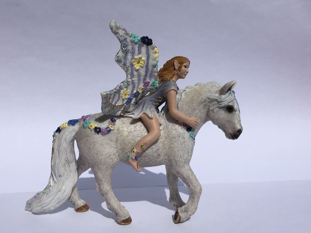  Schleich Bayala Elfe Oleana mit Pferd 