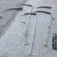 5 Sensen mit Holzstielen, gebraucht