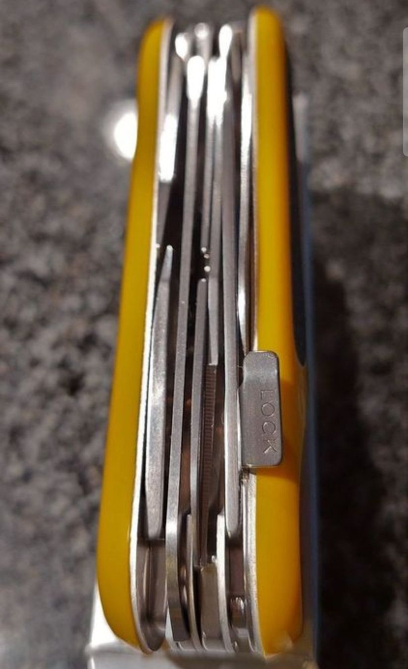 Victorinox Taschenmesser: Victorinox - Evolution Grip S17 (mit Feststellklinge) – Neu und originalverpackt aus St. Gallen von Flimmerstube 2