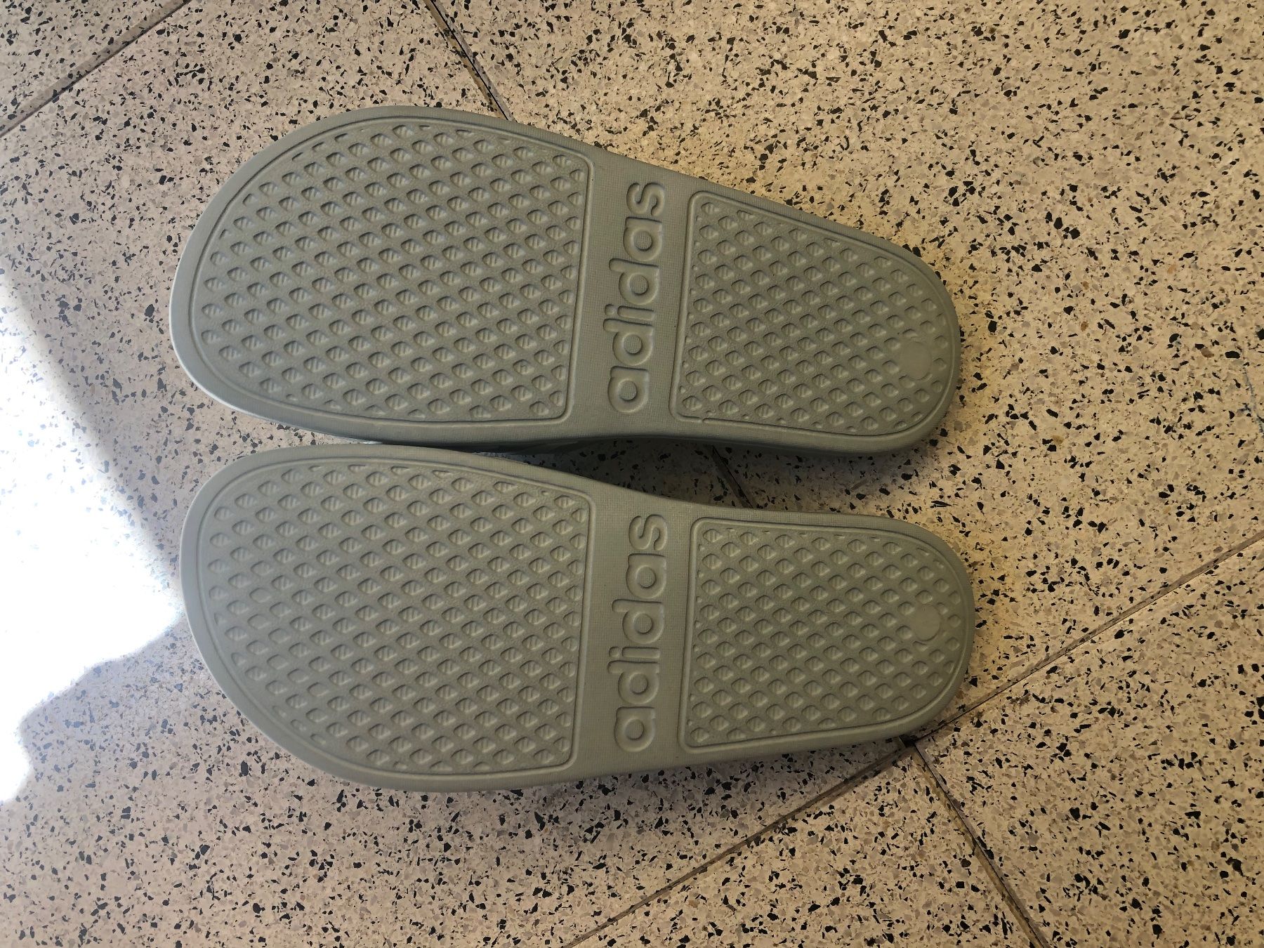 Adidas Damenschuhe: Adidas Adlette Aqua 39/39,5 NEU – Neu und originalverpackt aus Basel von reb_687c 1