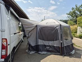 ​Vango Airhub Hexaway II Tall – Aufblasbares Busvorzelt 