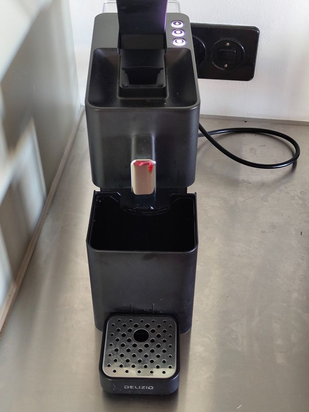 Delizio Macchine per caffè & Macchine per espresso: Delizio Carina Kapselmaschine, anthrazit – Usato da Regensdorf venduto da kat_5n2y 2