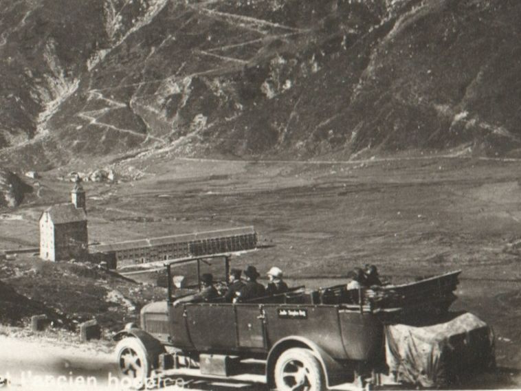 Ansichtskarten: SIMPLON Strasse: Altes Hospiz mit POSTAUTO Simplon-Brig 1939 – Gebraucht aus Engelburg von Swisscards