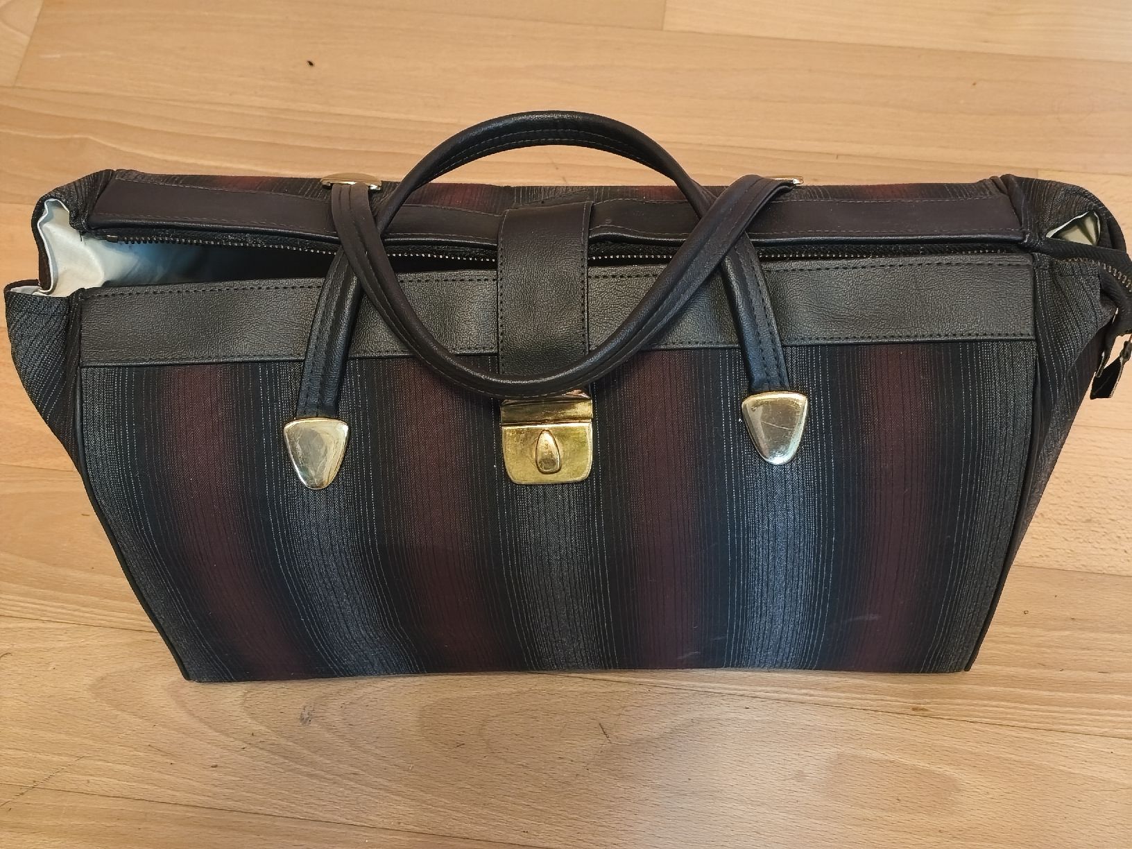 Borse da donna: Weekender Vintage – Usato da Luzern venduto da rut_nc9d 1