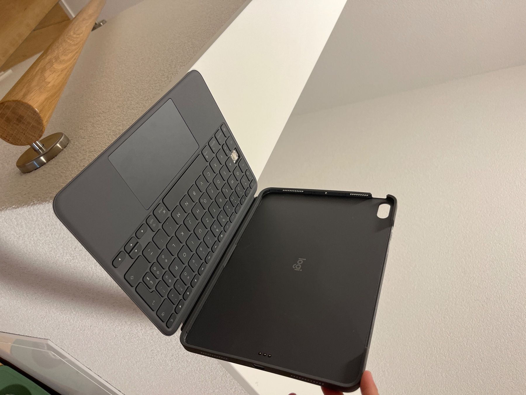 Logitech Tastiere: Logitech Ipad Hülle mit Tastatur – Nuovo e nell'imballaggio originale da Hubersdorf venduto da lyn_q92t 2