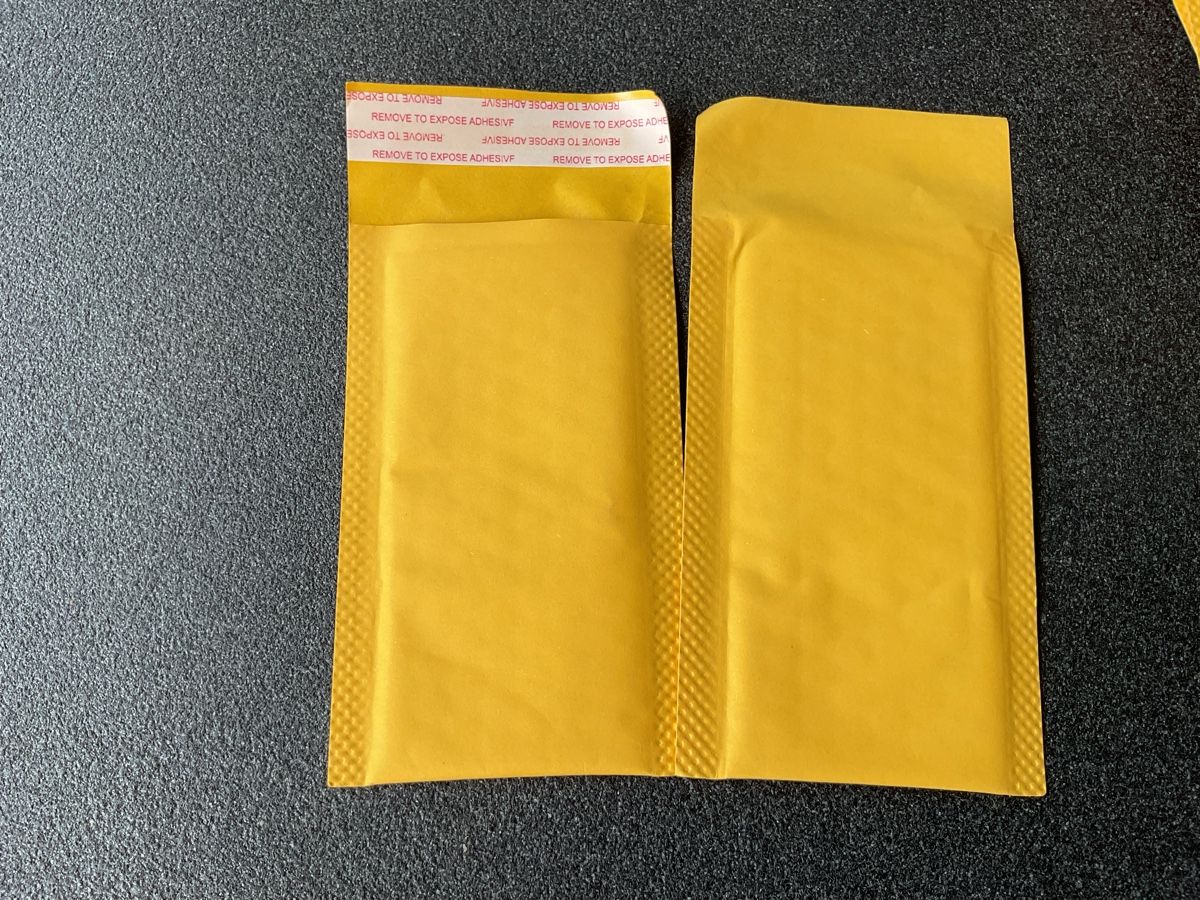 Couverts & Versandtaschen: 170 Luftpolstercouvert, neu 90x185 mm Aussenmass – Neu (gemäss Beschreibung) aus Steinach von Quarkie