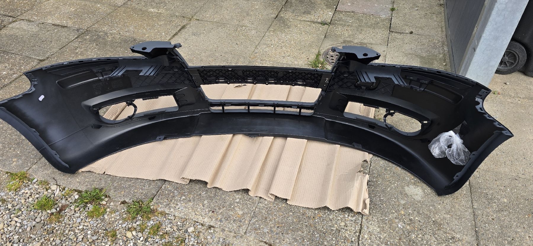 Audi Alle Autoersatzteile: Audi A3 8P1 Stossfänger vorne, Bj 05-08, Ref. A3-05200 Top! – Neu und originalverpackt aus Trasadingen von Roland0122 1