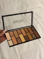 Palette fards paupières neuf 16 couleurs