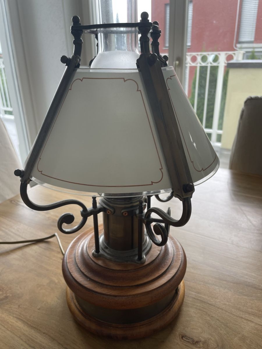 Lampade: Cosy Table Lamp - Rustic Wood & Metal - Perfect Decor – Usato da Waedenswil venduto da Paps04