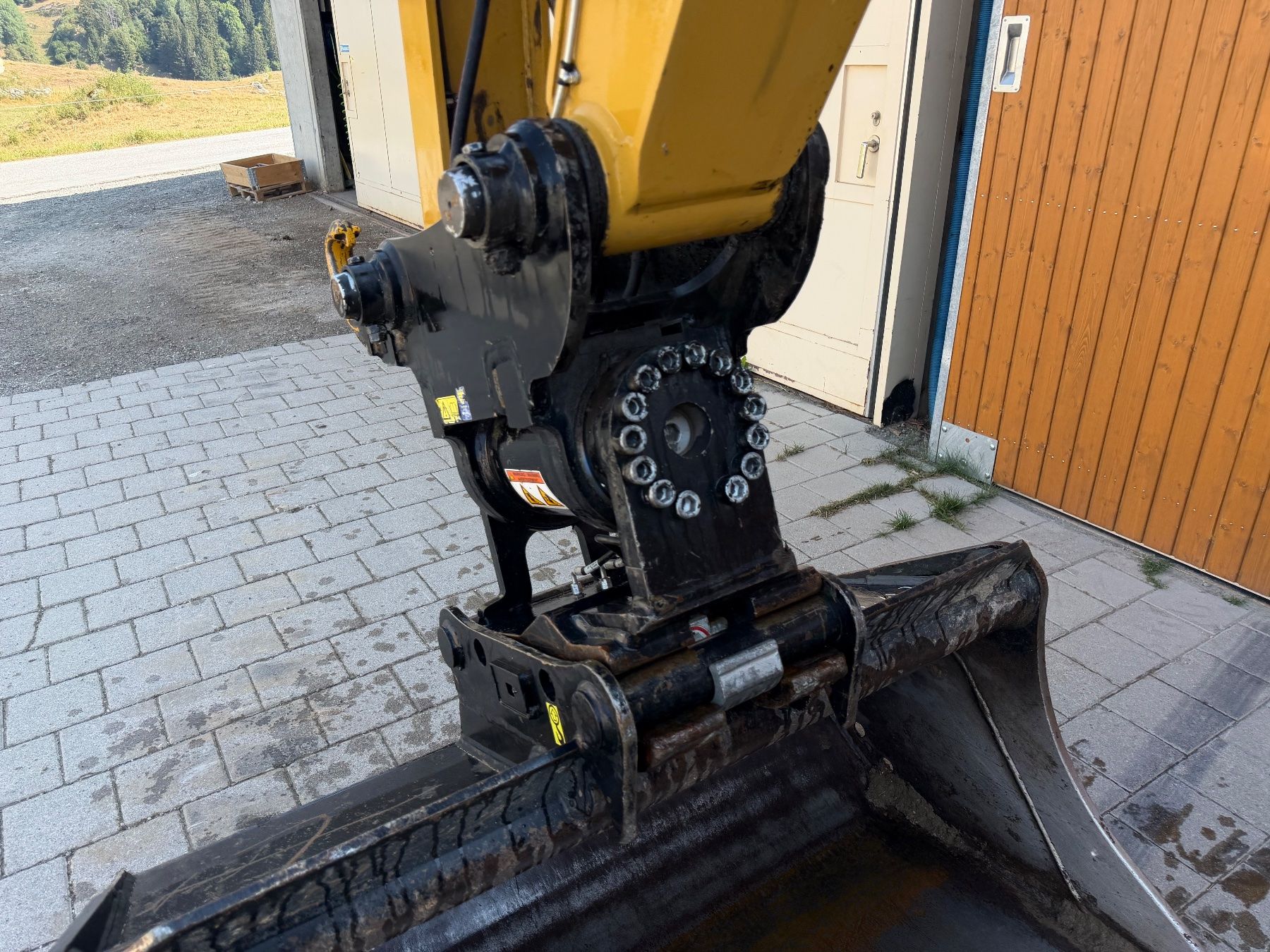 Caterpillar Escavatori: Raupenbagger CAT 310 – Usato da Breil/Brigels venduto da inf_9grr 1