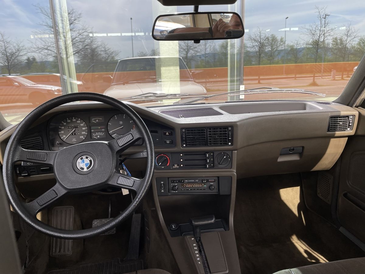 BMW Automobili: BMW E28 525e Oldtimer mit Schiebedach! – Usato da Winterthur venduto da AJ2323 6