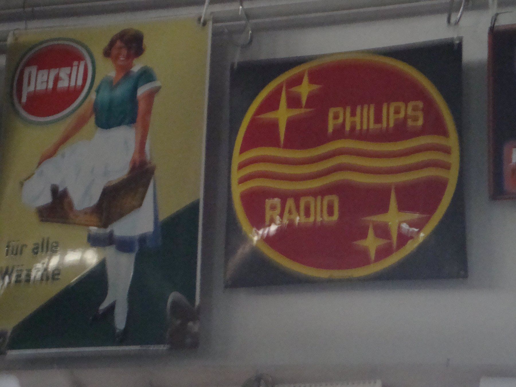 Philips Schilder: Emailschild PHILIPS – Gebraucht aus Mollis von Seestern 1