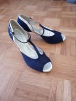 Pumps in blauem Wildleder 8.5cm Absatz