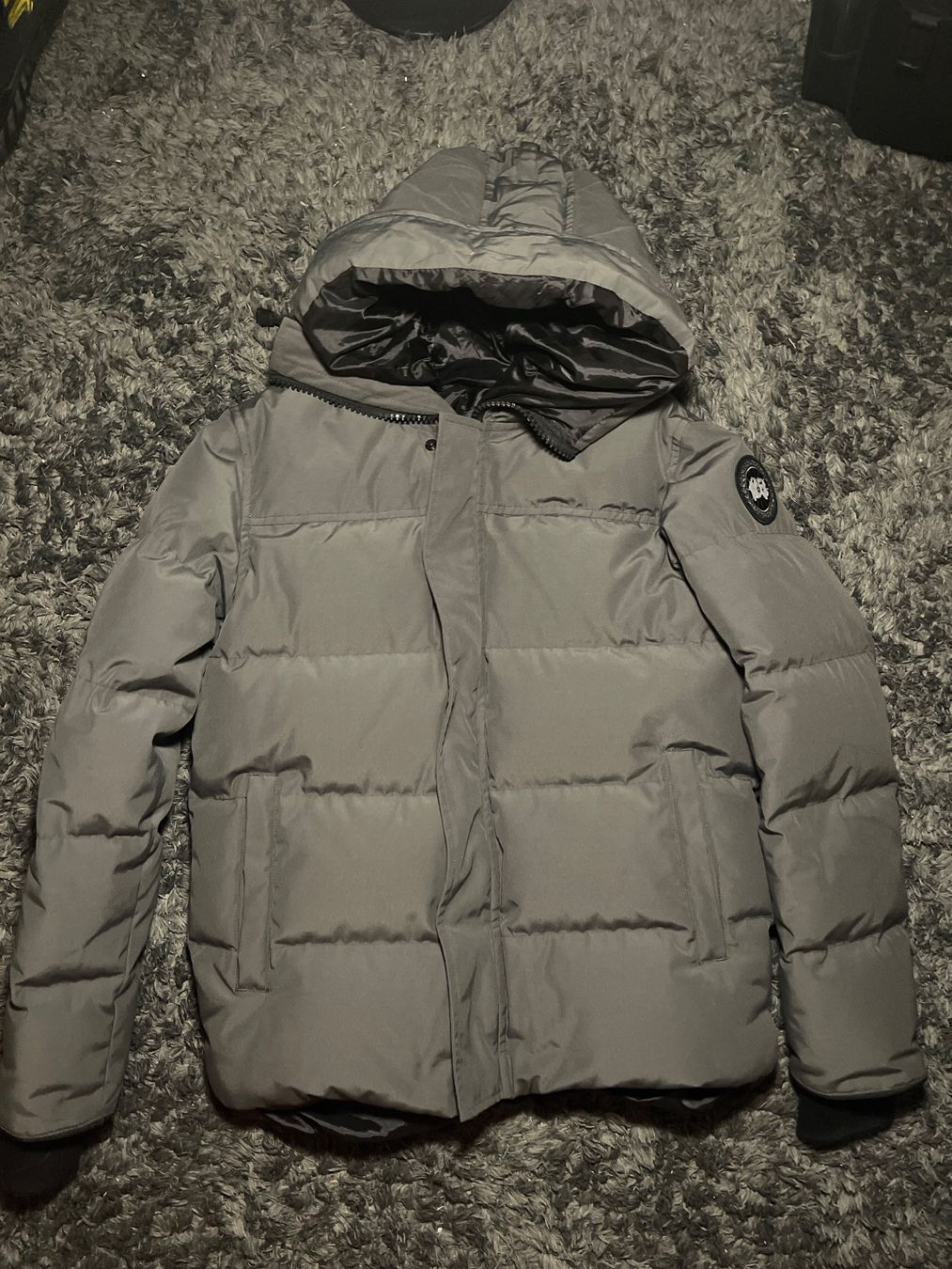 Giacche: Canad@ goose Jacke Grau Grösse M – Usato da Lausen venduto da hel_w7yt