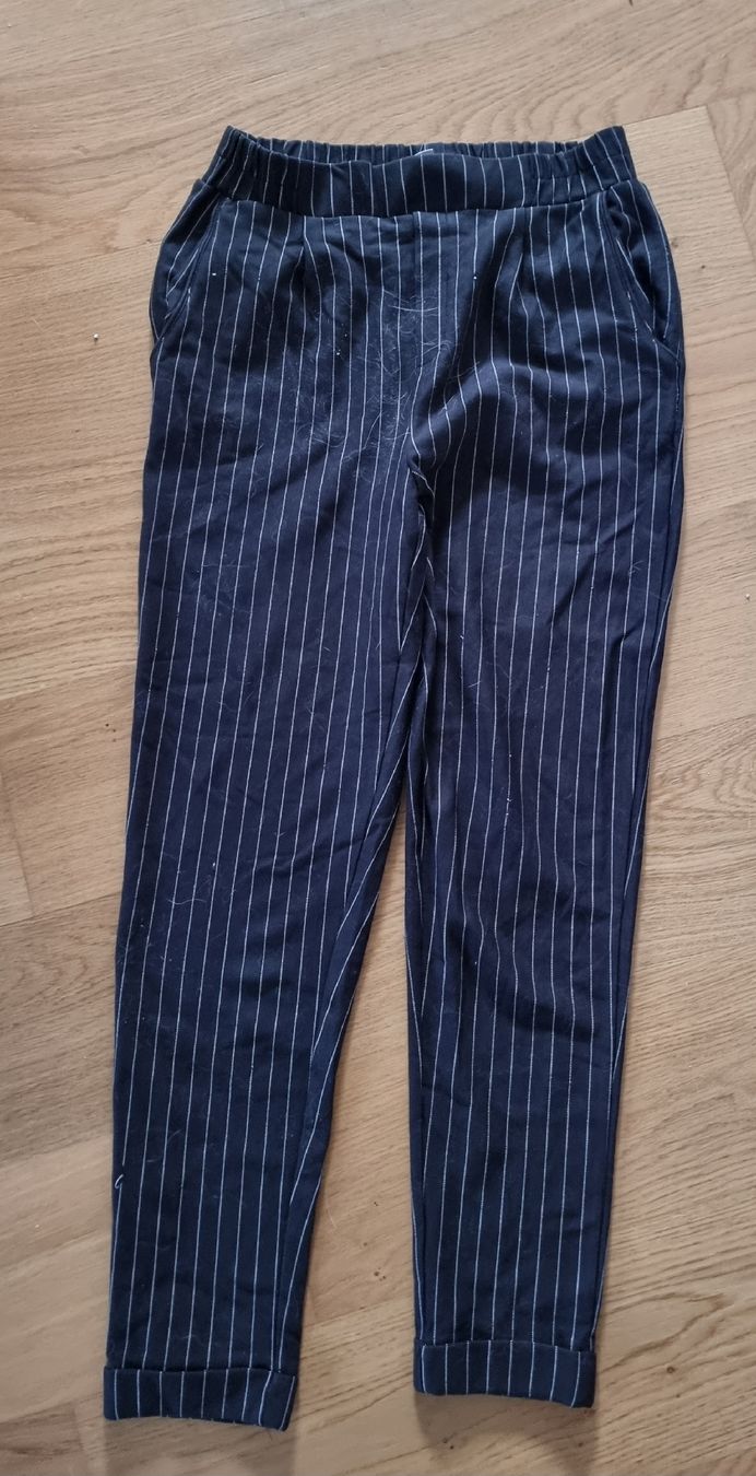 Pantaloni: Hose mit Nadelstreifen – Usato da Altstätten SG venduto da melii._.98