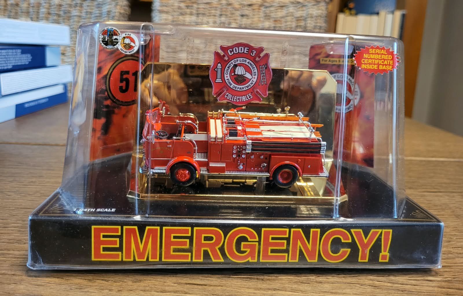Modellautos: Code 3 Emergency! LA County Engine 51 Crown Firecoach 1:64 – Neu und originalverpackt aus Sonceboz-Sombeval von ter_9rc5 1