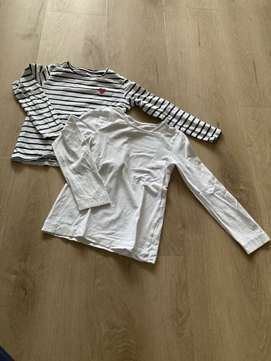 Pullover & Sweatshirts: 2x Kinder Langarmshirt Grösse 128/8A  – Gebraucht aus Stettfurt von San_w9gd