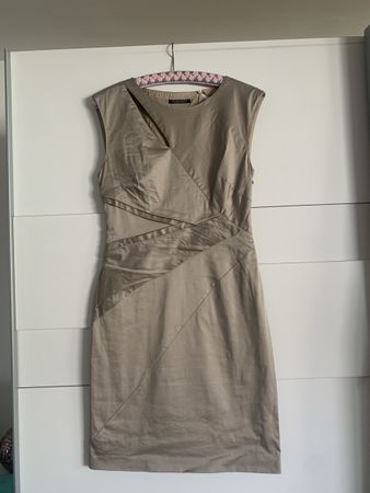 Strenesse kleid