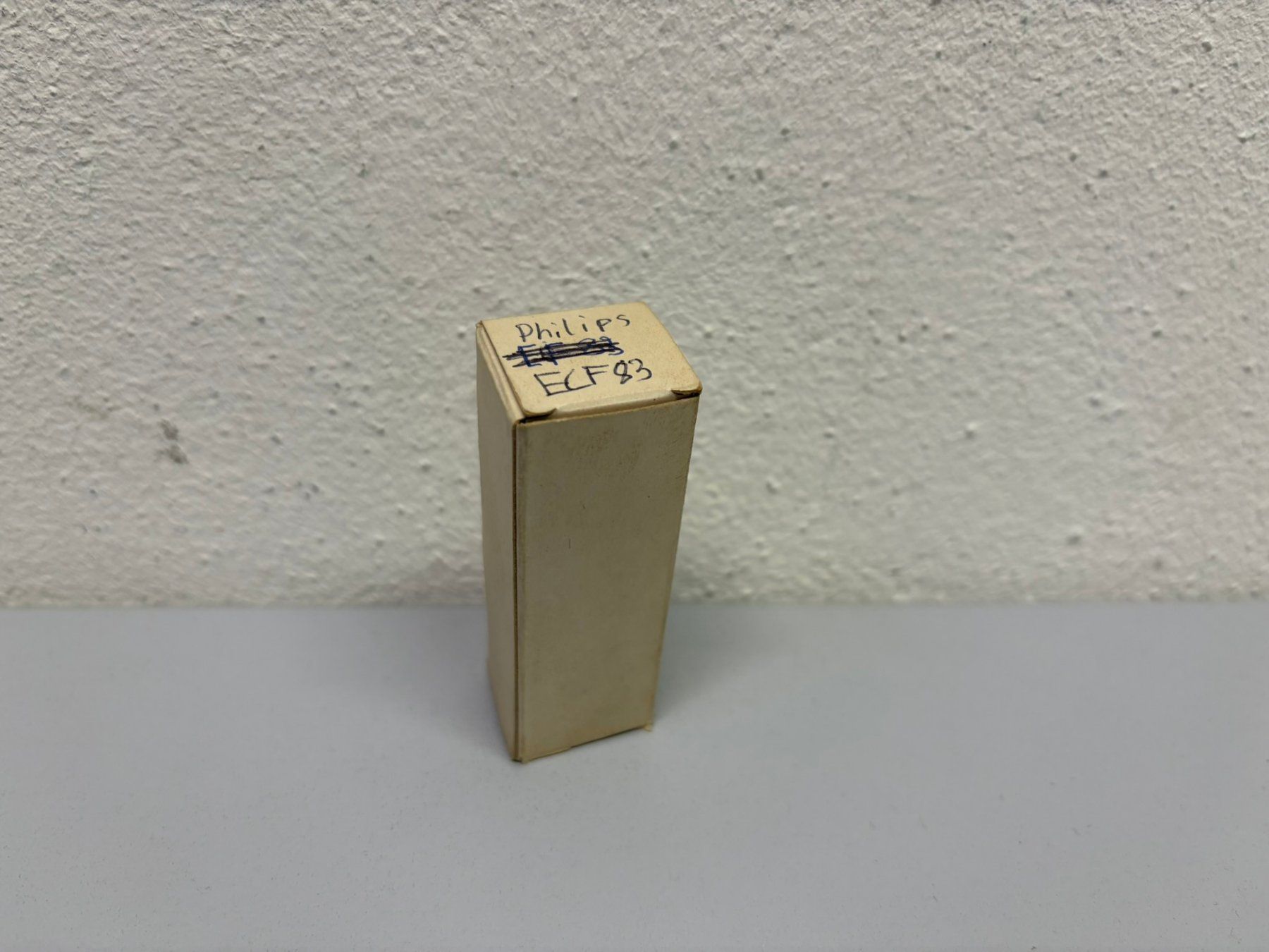 Philips Componenti elettronici: Philips ECF 83 – Usato da Hochdorf venduto da av-electronics