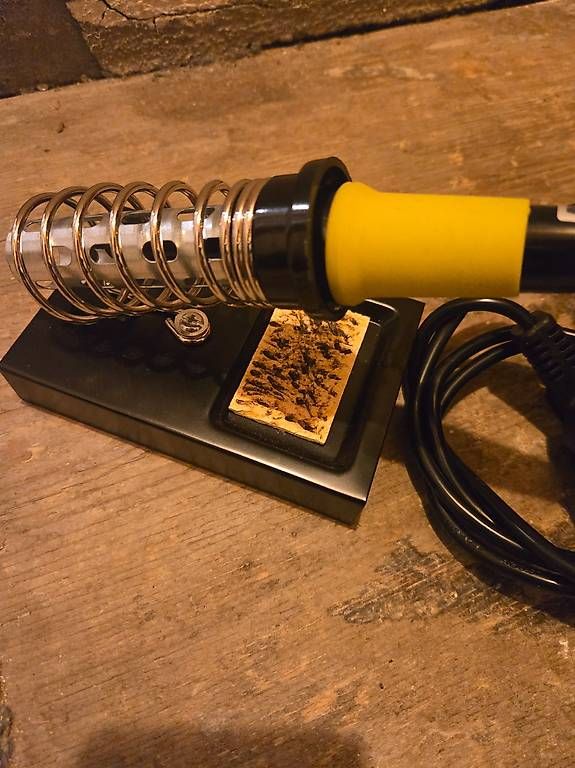 Tutti gli attrezzi: Basetech Lötkolben Starter Set 30 W – Usato da Chur venduto da mchermann