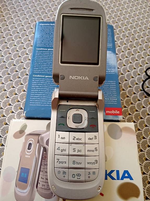 Handys / Smartphones: Rétro un Nokia2760 – Gebraucht aus Genève von chr_8ncs 2