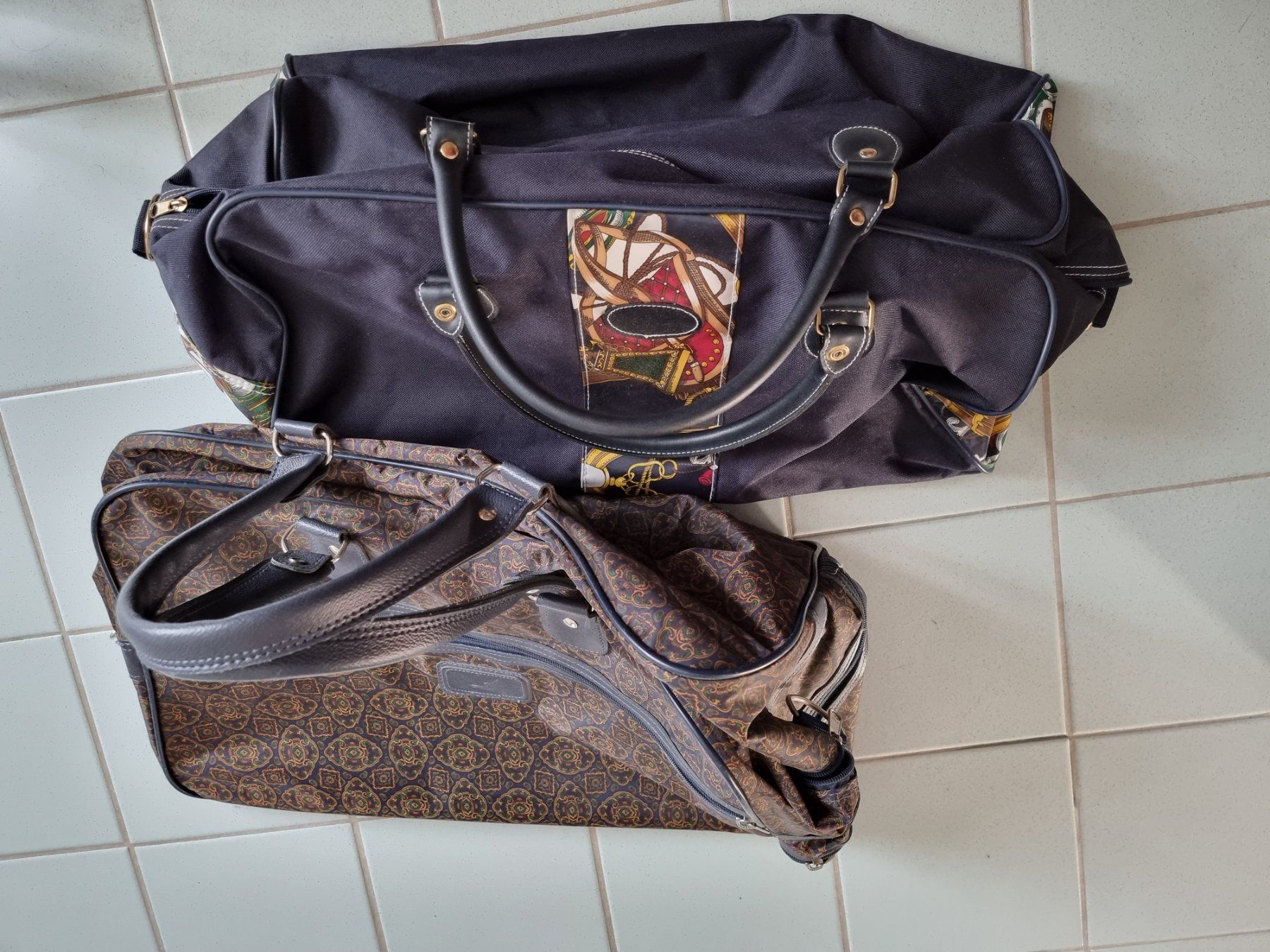 Borse: 2 Stück Handtaschen – Usato da Zuzgen venduto da ricard11