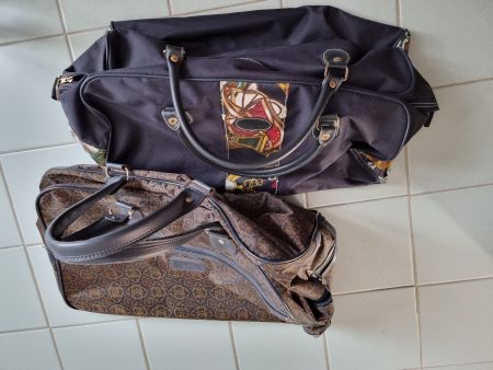 2 Stück Handtaschen