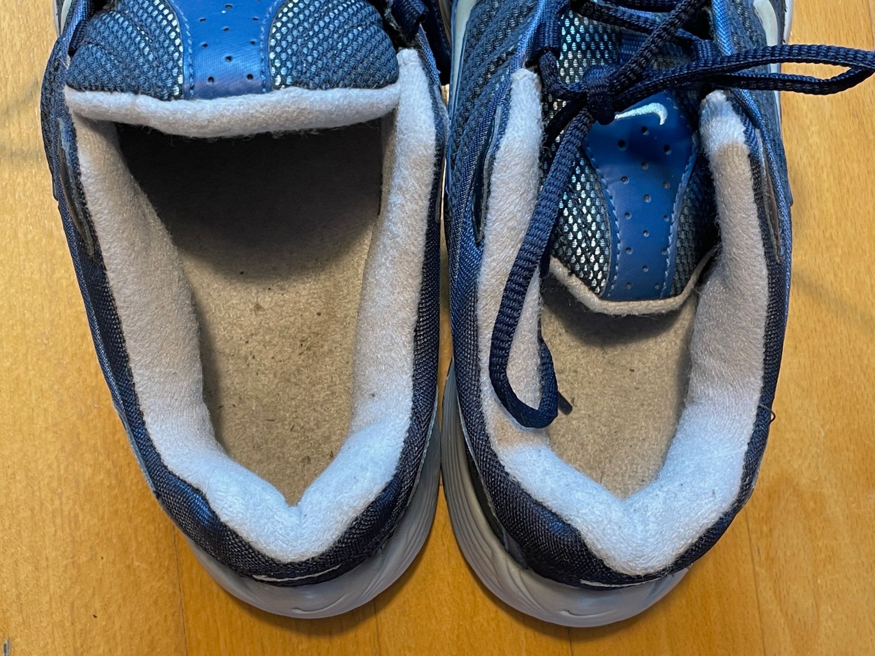Nike Scarpe da uomo: Vintage 2004 Nike Shoes Sz 41 – Usato da Zürich venduto da le_souk 3