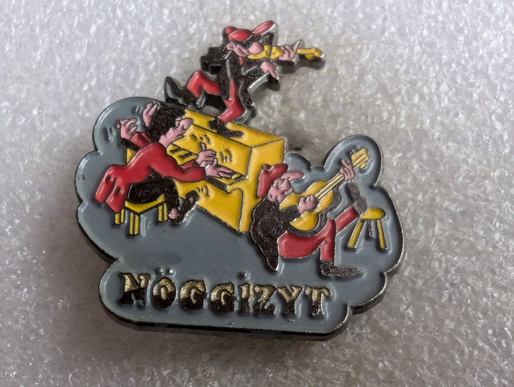 Placchette & Badge: Ansteckpin 176: Nöggizyt – Usato da Oppligen venduto da Pin-Fall-Shop