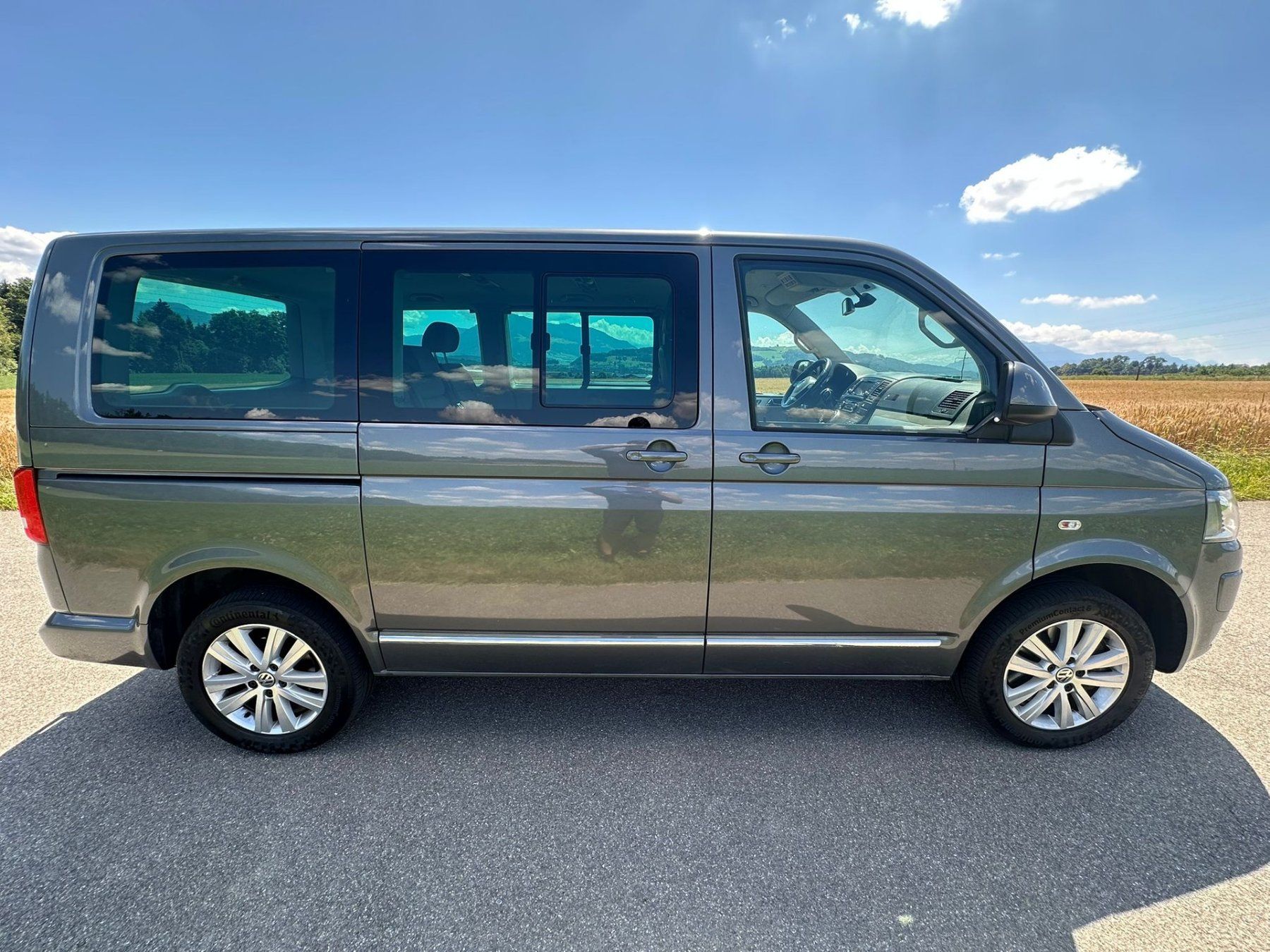 VW Camping Fahrzeuge: VW T5 Multivan 2.0 Bi-TDI CR Highline 4Motion DSG – Gebraucht aus Hünenberg von Auto-Klinik01 2