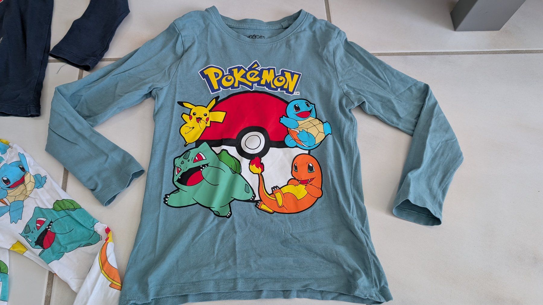 Lotti & Set di vestiti: Pokemon Kleiderpaket - Grösse 122 – Usato da Oberwil-Lieli venduto da meipa3000 2
