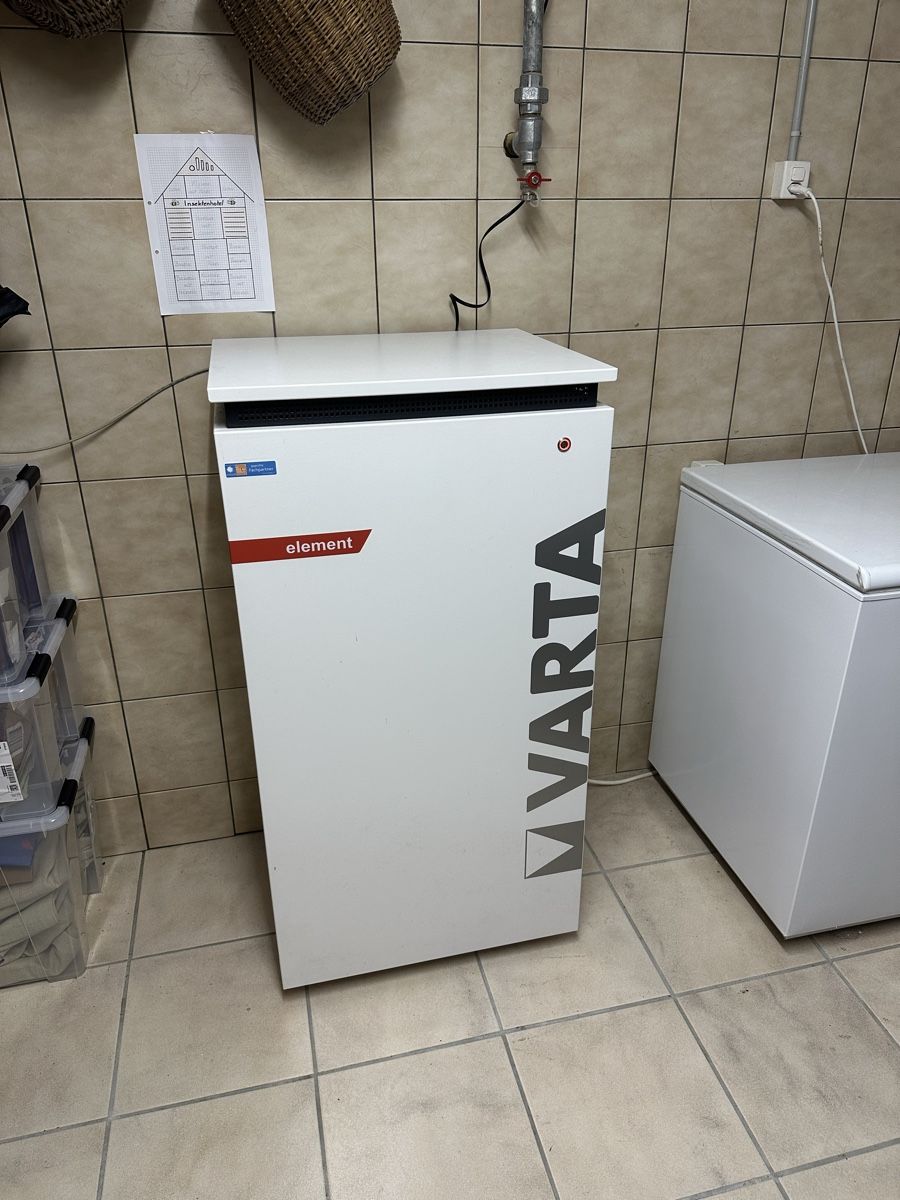 Varta Dispositivi a energia solare: Varta Element 9 Batteriespeicher Solar DEFEKT! – Difettoso da Dottikon venduto da chline.rote.traktor
