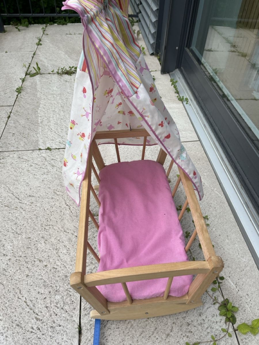 Giocattoli: Puppenbett, Holz, Wiege – Usato da Adligenswil venduto da sakura15 1