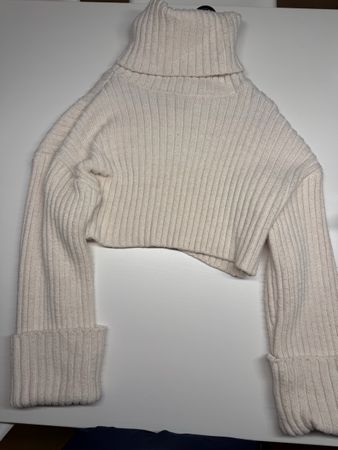 Zara Cropped Turtleneck Sweater Cream Size S
