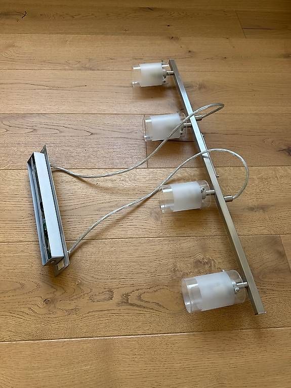 Kronleuchter & Deckenlampen: Moderne Deckenlampe mit 4 Glas-Spots  Silber / Weiss – Gebraucht aus Belp von sac_67mh
