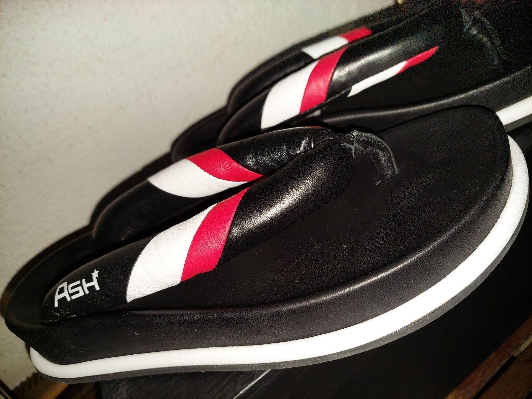 Ash Chaussures femmes: ASH . Tonic black-white-lipstick 36 – Neuf avec emballage d'origine à Besenbüren par teluride89