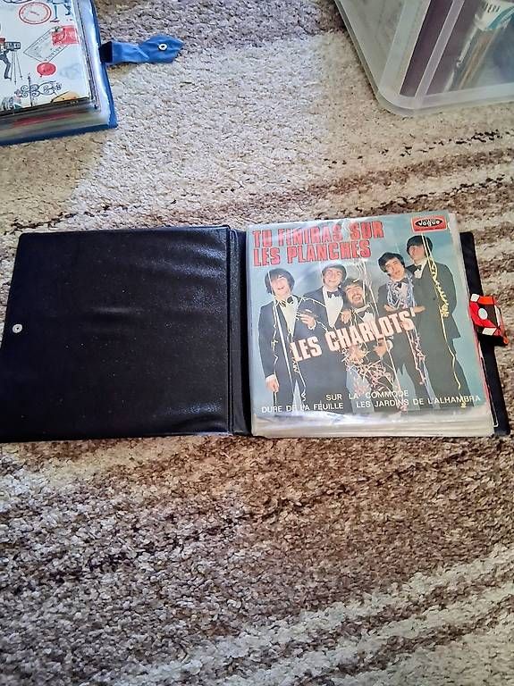Dischi in vinile: Les Charlots – Usato da Aigle venduto da Marcagapit 1