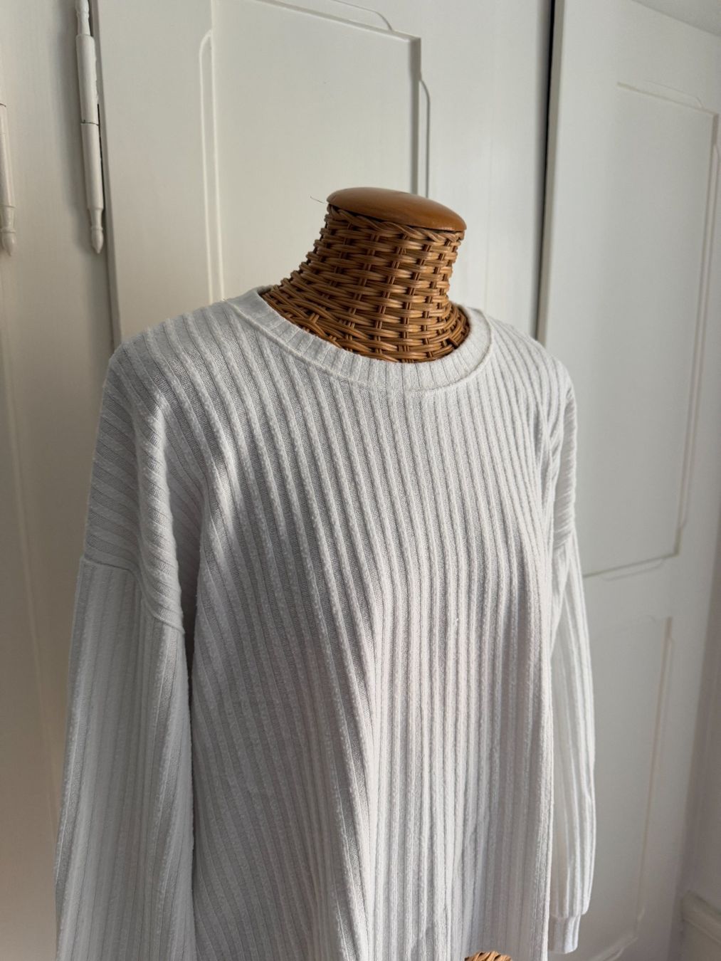 Pullover & Sweatshirts: Feinstrick Pullover weiss gerippt L – Gebraucht aus Zürich von Diazaio 1
