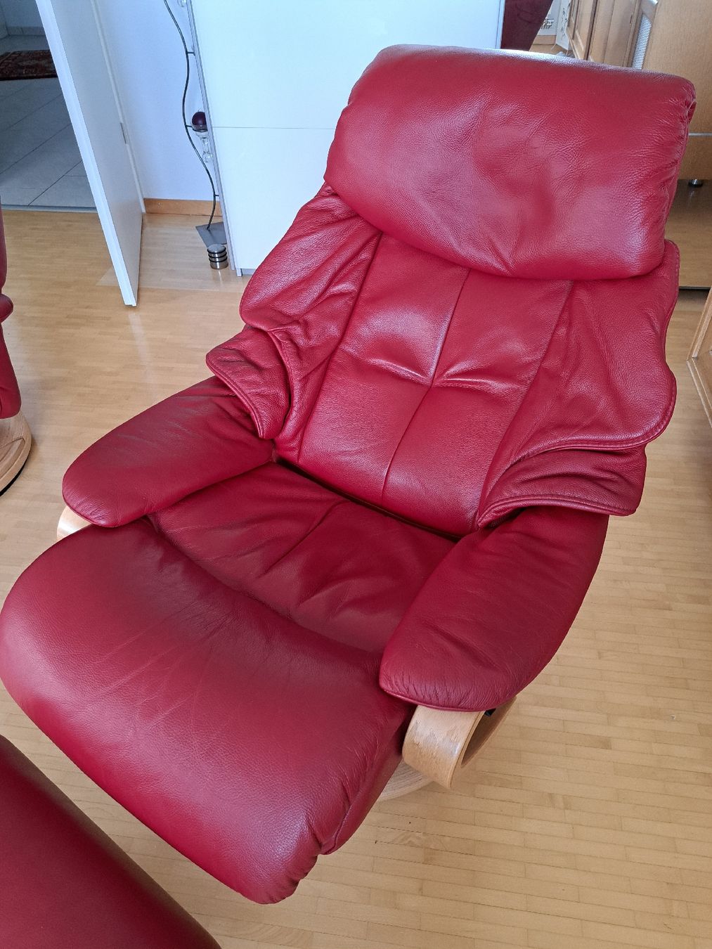 Himolla Poltrone: Relax-Sessel mit Hocker von Himolla  – Usato da Steinmaur venduto da WeSy6374 2