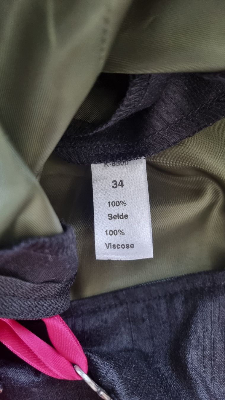 Vestiti: Dirndl schwarz/pink Gr. 34 – Usato da Ehrikon venduto da FARJG 6