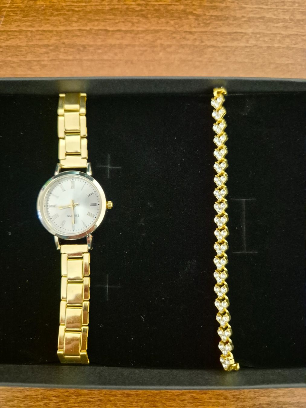 Orologi: Schmuckset mit Uhr – Nuovo e nell'imballaggio originale da Würenlos venduto da sul_cm8q