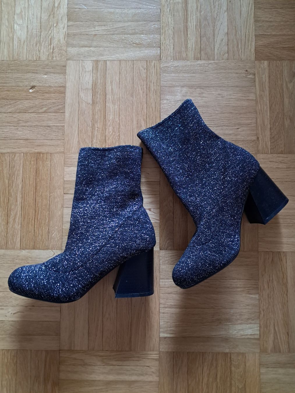 Scarpe da donna: Glitzer Stiefelette - Gr. 36 - ungetragen – Usato da Obfelden venduto da Eva_32