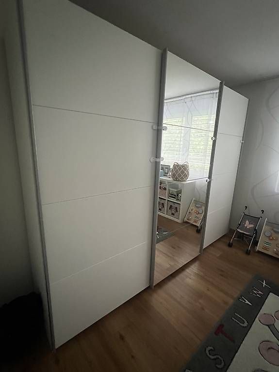 Armadi: Kleiderschrank Weiss mit silbernen Griffen – Usato da Bütschwil venduto da Positano99 1