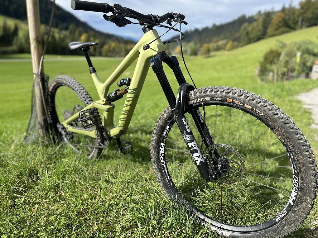 Velos: Canyon Torque Mullet CF 8 2022 – Gebraucht aus Sevelen von ue5